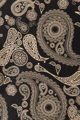 Czarna jedwabna apaszka we wzór paisley