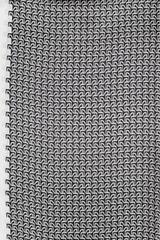 Jedwabny szal w biało-czarny wzór