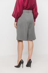 Szare garniturowe szorty z zakładkami w talii