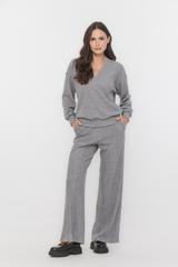 Szare spodnie z ciepłej prążkowanej dzianiny