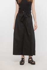 Szerokie czarne spodnie z bawełną o długości 7/8