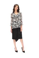 Szyfonowa bluzka zdobiona guziczkami