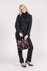 Elegancka torebka kuferkowa w kwiatowy wzór z efektem haftu