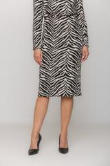 Prosta spódnica z grubej mięsistej dzianiny o wzorze zebry