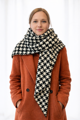 Wełniana chusta we wzór dużej pepitki