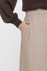 Wełniana spódnica o trapezowym fasonie z kieszeniami
