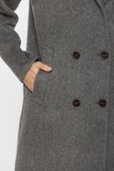 Wełniany szary płaszcz zapinany dwurzędowo