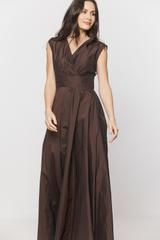 Wieczorowa sukienka z brązowej opalizującej tafty