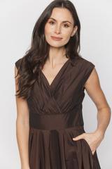 Wieczorowa sukienka z brązowej opalizującej tafty