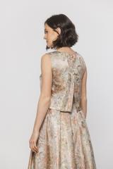 Wizytowa bluzka z błyszczącej tkaniny żakardowej