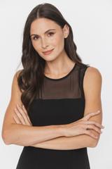 Wizytowa czarna sukienka z siateczkowymi wstawkami