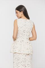 Wizytowa koronkowa bluzka ecu z baskinką