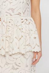 Wizytowa koronkowa bluzka ecu z baskinką