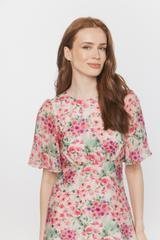 Wizytowa kwiecista sukienka ze zwiewnym rękawkiem