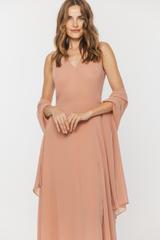 Wizytowa zwiewna sukienka maxi z szalem