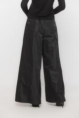 Wizytowe szerokie czarne spodnie z ozdobnymi kontrafałdami