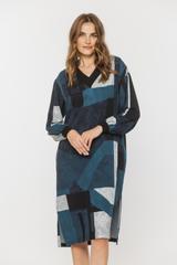 Wygodna sukienka z rozcięciami i prostym kroju