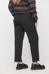 Wygodne spodnie z granatowej dzianiny bawełnianej