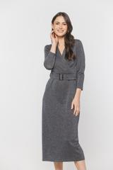 Wyjściowa srebrzystoszara sukienka z kopertowym dekoltem