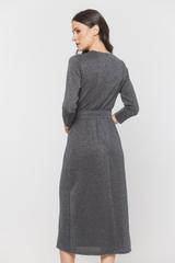 Wyjściowa srebrzystoszara sukienka z kopertowym dekoltem