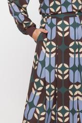 Wzorzysta spódnica z wiskozy o długości za kolano