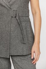 Zakładana kamizelka z klamerką i dodatkiem wełny