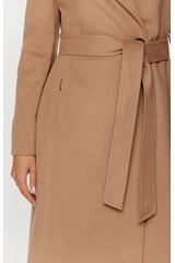 Jesienny płaszcz z wełny i alpaki w kolorze ciepłego beżu