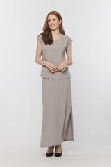 Zwiewna długa spódnica z bocznymi rozcięciami