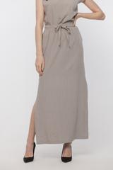 Zwiewna długa spódnica z bocznymi rozcięciami