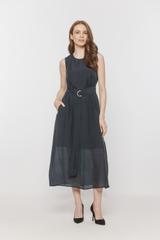 Zwiewna granatowa sukienka z długim stylowym paskiem