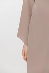 Zwiewna kobieca sukienka z rozszerzanym rękawem