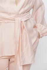 Zwiewna pastelowa narzutka z tencelu z bufiastym rękawem