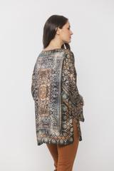 Zwiewna wzorzysta bluzka z tkaniny wiskozowej