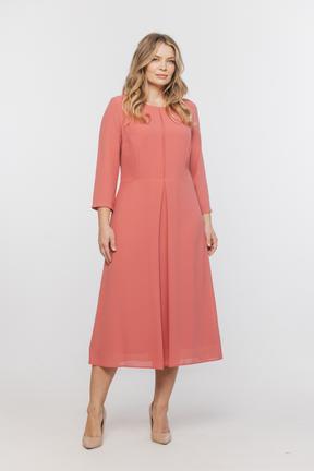 Elegancka zwiewna sukienka midi z kontrafałdą