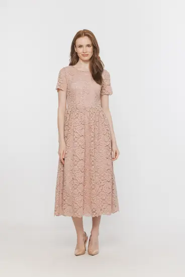 Sukienka z koronki w kolorze zgaszonego różu
