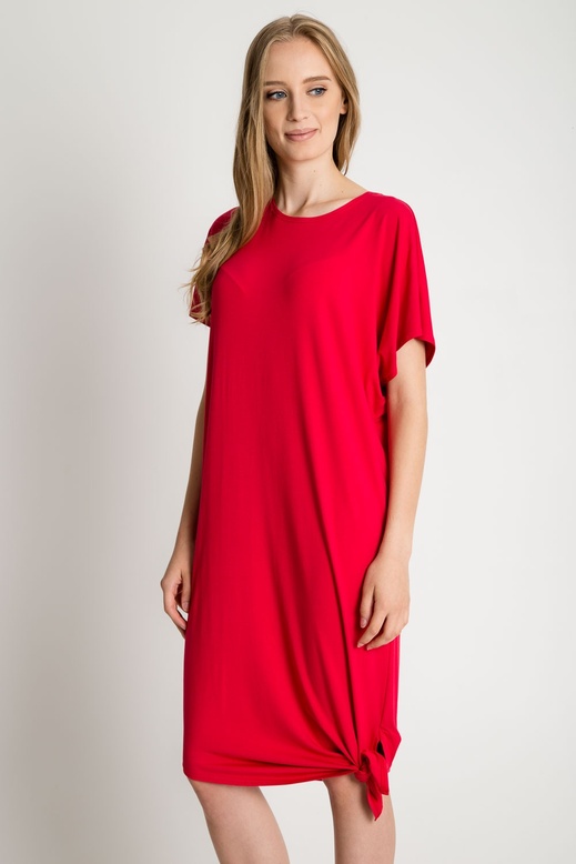 Luźna czerwona sukienka z wiązaniem u dołu 