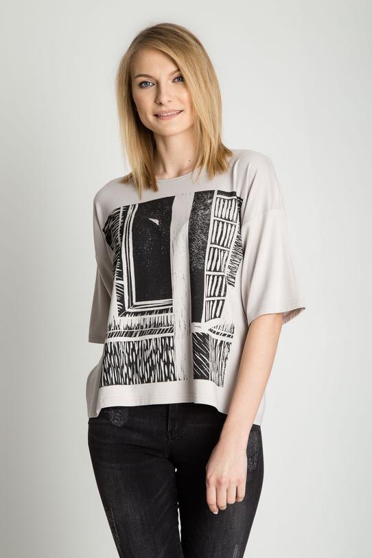 Beżowy t-shirt z nadrukiem i półokrągłym dekoltem