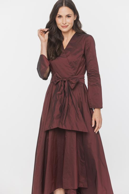 Asymetryczna wizytowa sukienka z opalizującej bordowej tafty - 2