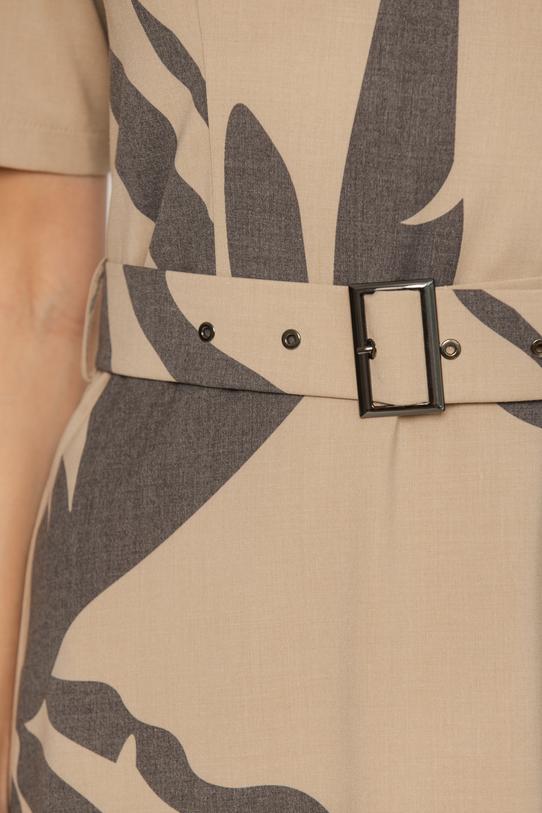 Beżowa sukienka z grafitowym wzorem i paskiem w talii - 5