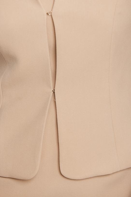 Beżowy żakiet z zapięciem na haftkę i rękawem 7/8 - 5