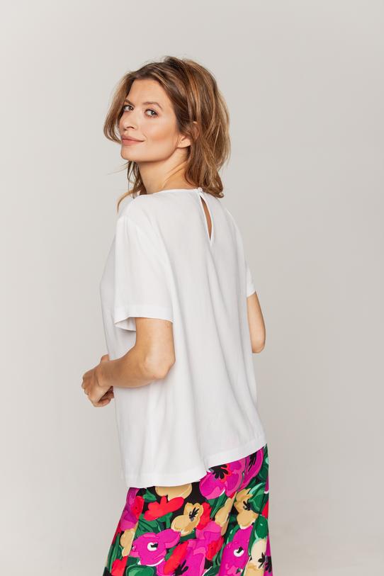 Biała bluzka z tkaniny wiskozowej - 4