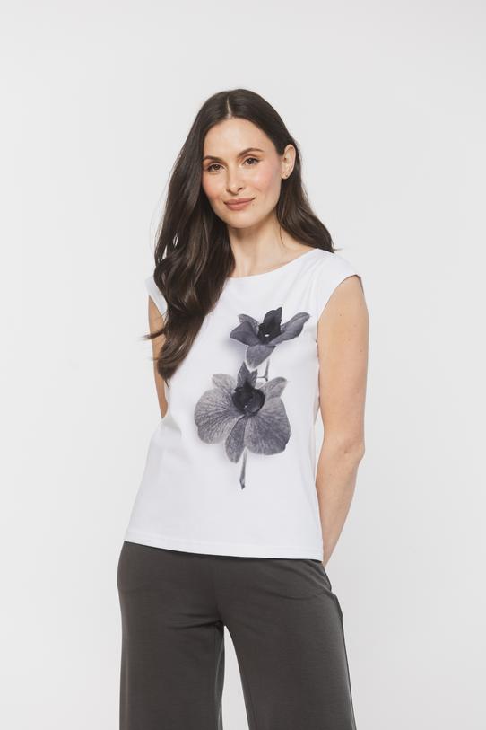 Biała dzianinowa bluzka z kwiatowym nadrukiem - 2