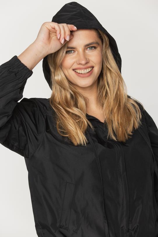 Bluza z czarnej tkaniny