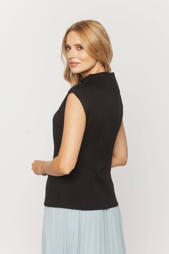 Bluzka bez rękawka z czarnej mięsistej dzianiny - 4