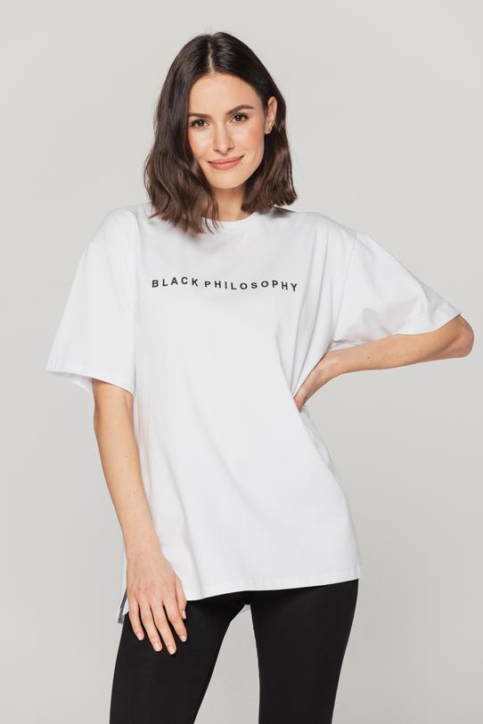 Luźny biały t-shirt  z nadrukiem