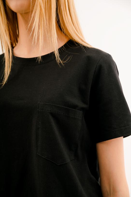 Czarny T-shirt z kieszonką