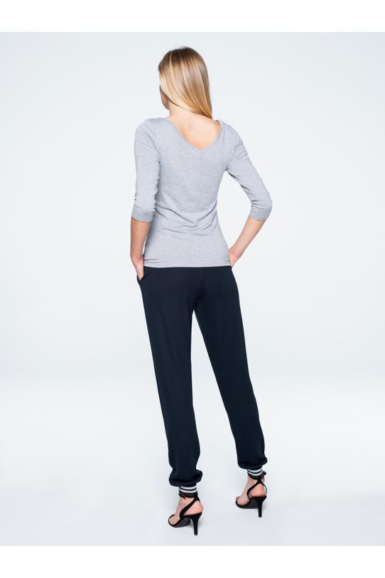 Szara bluzka z perełkami - 2