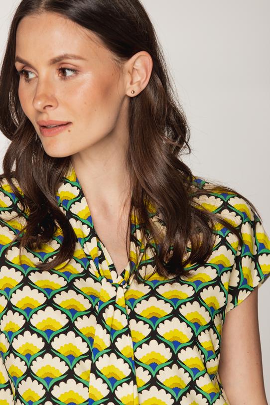 Bluzka wiązana przy dekolcie - 5