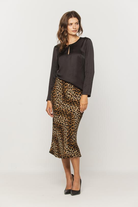 Wizualizacja Bluzka z ozdobnym guzikiem przy dekolcie