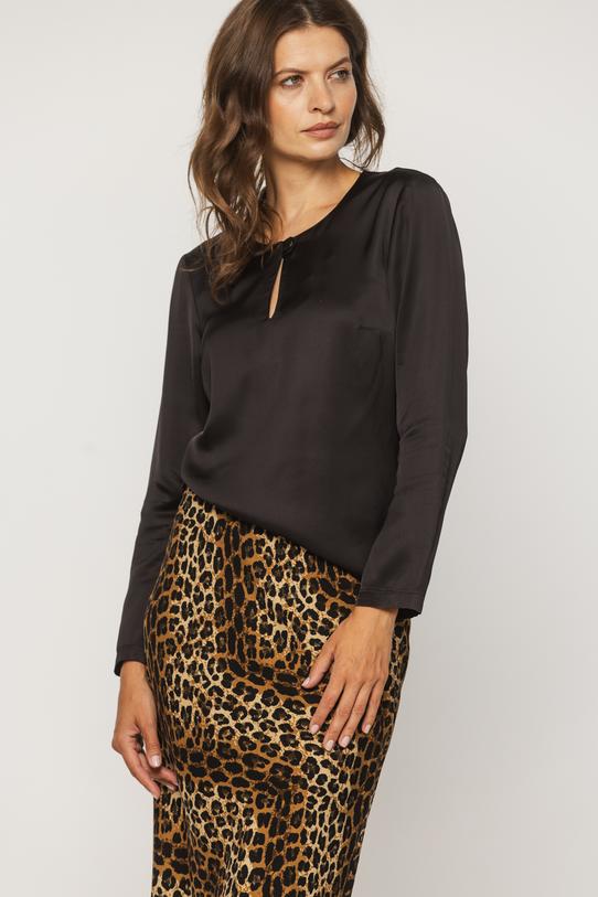 Bluzka z ozdobnym guzikiem przy dekolcie - 2